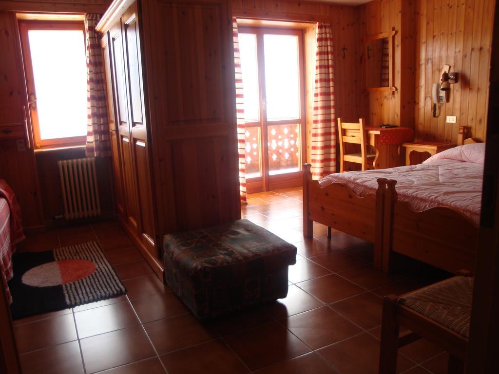 Hotel Alpe Fleurie Champoluc Ngoại thất bức ảnh