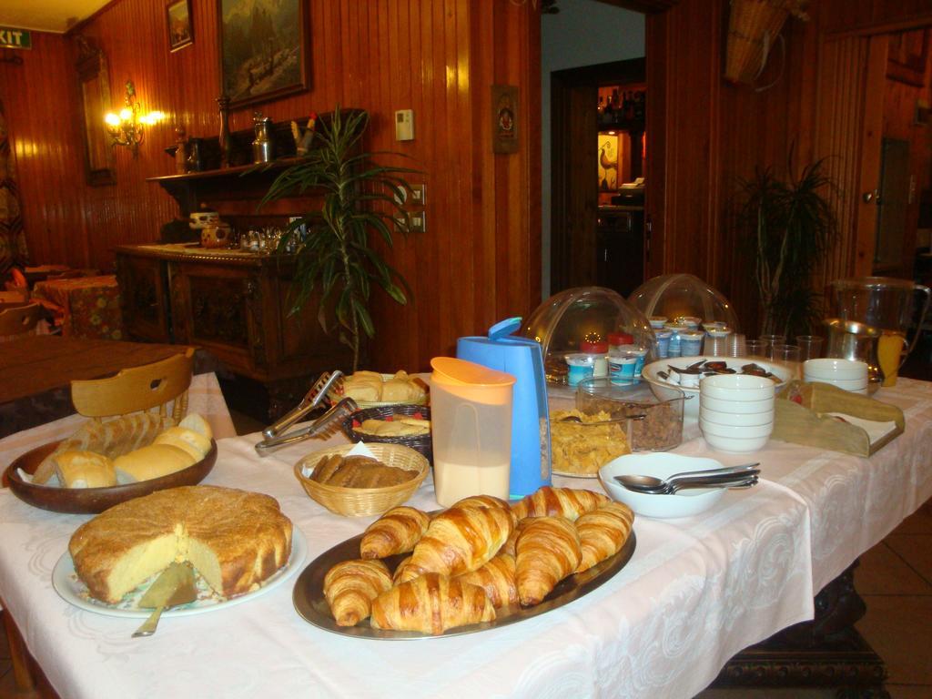 Hotel Alpe Fleurie Champoluc Ngoại thất bức ảnh